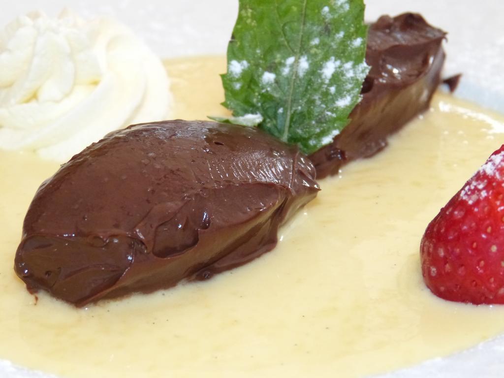 Hotel Restaurant "Le Relais" Courtenay (Loiret) Exterior foto