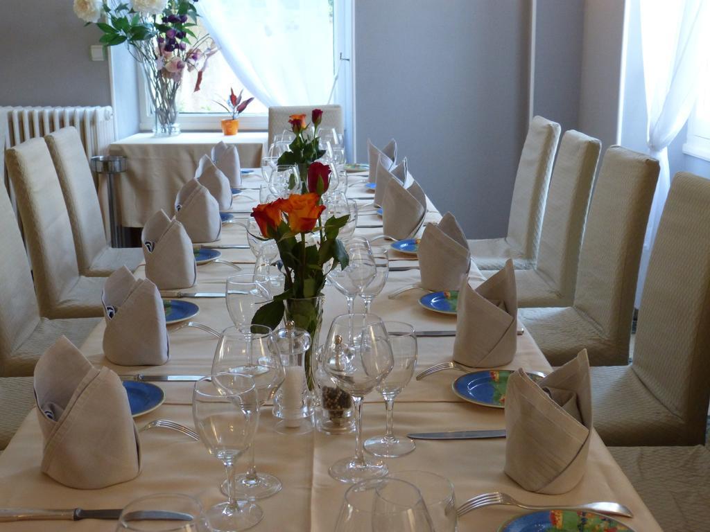 Hotel Restaurant "Le Relais" Courtenay (Loiret) Quarto foto